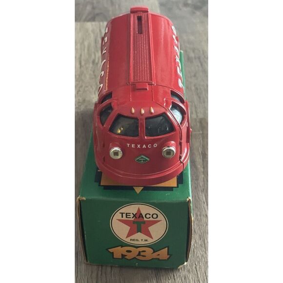 Vintage ERTL 1934 Texaco Diamond T Tanker Doodle Bug Red Diecast Bank New in Box - Picture 3 of 6
